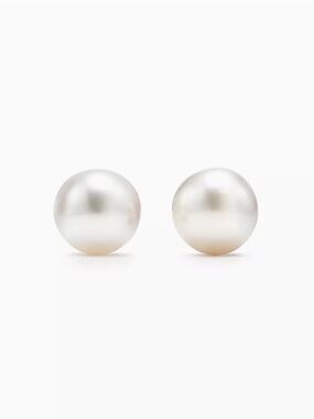 Tiffany & Co. Signature™ Pearls
Earrings
